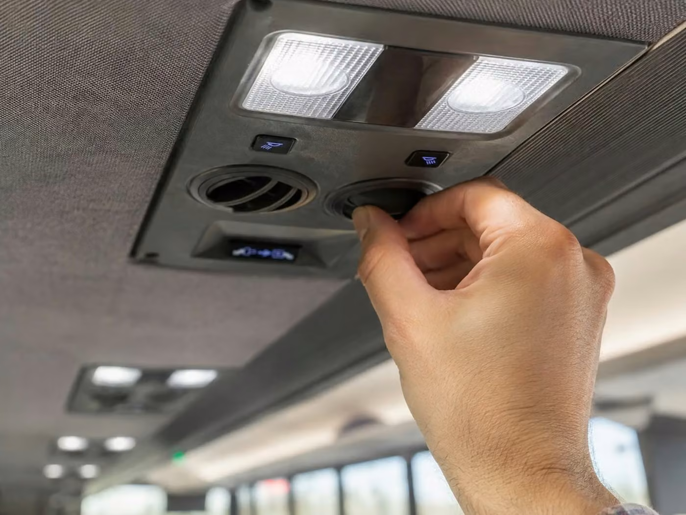 atwater 18 passenger minibus climate control