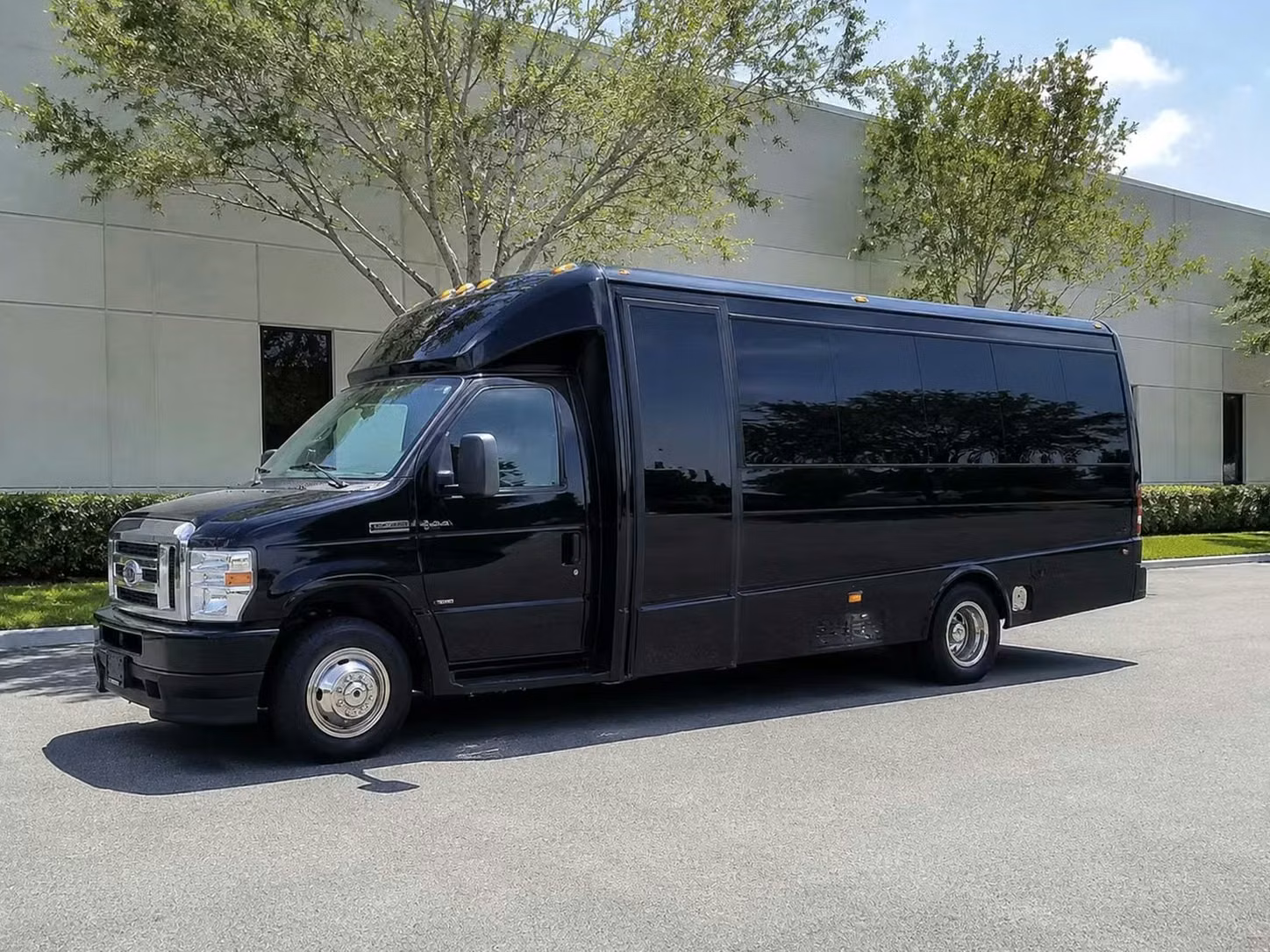 atwater 18 passenger minibus rental