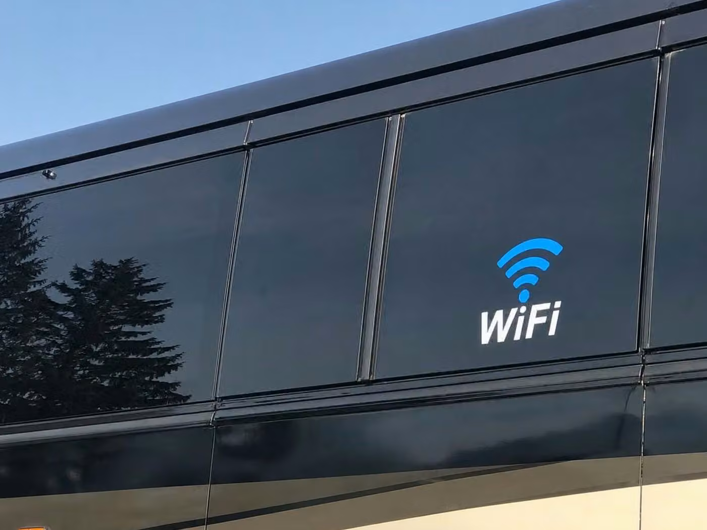 atwater 20 passenger minibus wifi