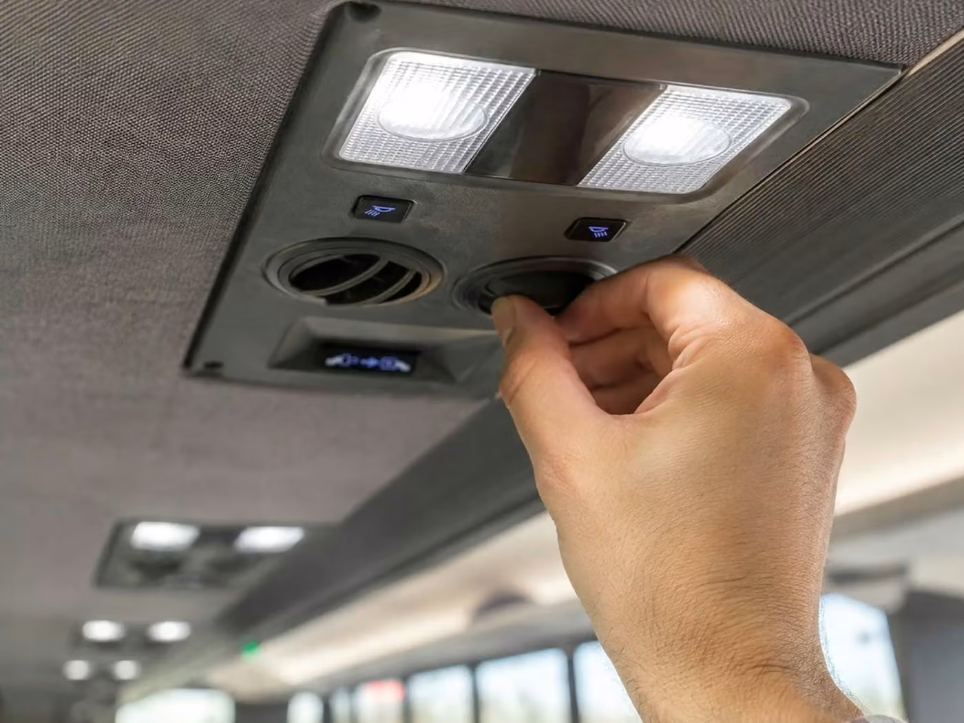 atwater 30 passenger minibus air conditioning