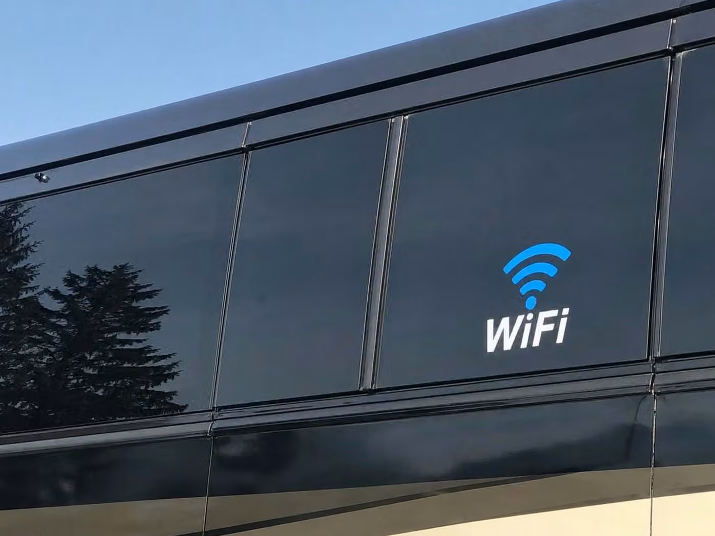 atwater 30 passenger minibus wifi