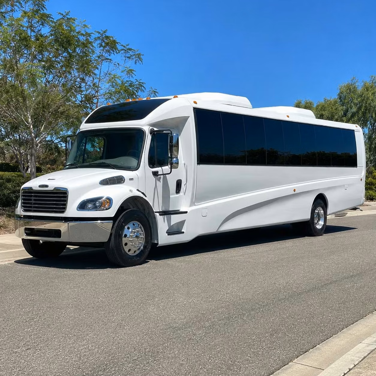 atwater 35 passenger minibus rental