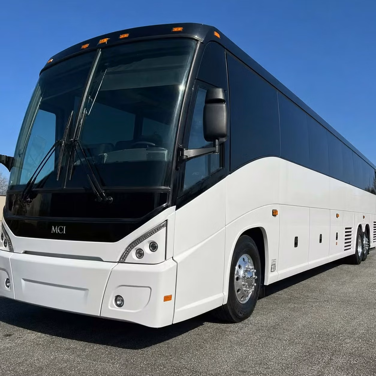 atwater tour buses for long layovers in atwater